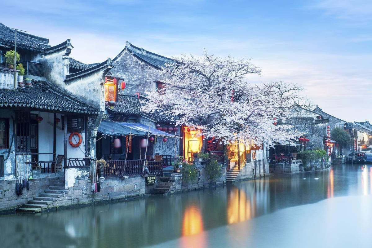 挖掘资源禀赋发挥比较优势 锚定目标加快推动高质量发展